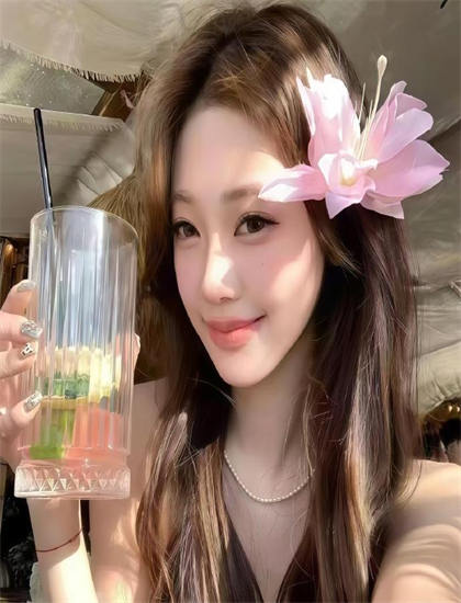 母亲机器人象征符号：隐喻意义与文化内涵