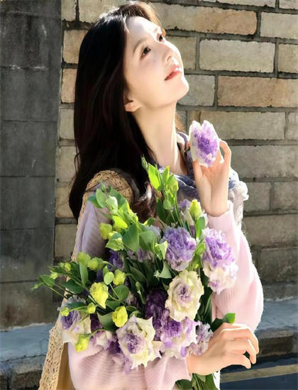 喜剧片文化解读：《三只狼》的叙事结构与视觉语言 ——深入探索喜剧片的艺术世界